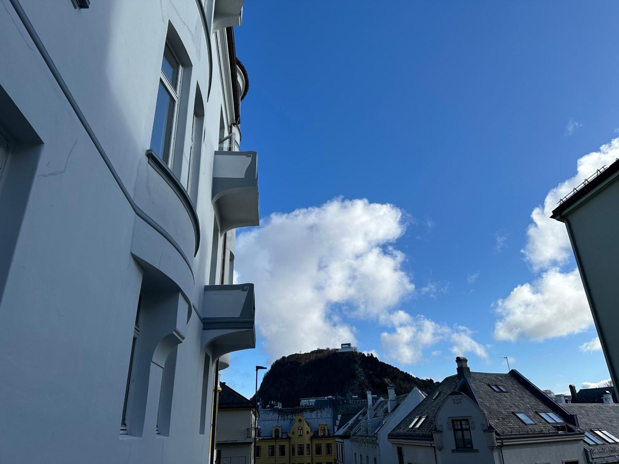 Stylish Big Jugend Art Nouveau Apartment With Balcony Heart Of Ålesund Esterno foto